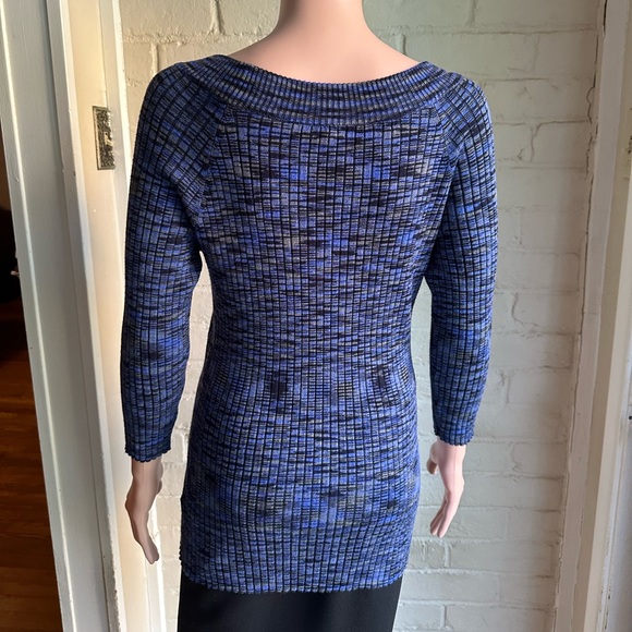 Hannah size large black and indigo body con long sleeve scoop neck sweater - Picture 6 of 16